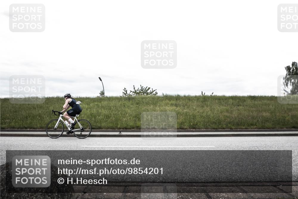 21.06.2026 - 29. Vierlanden-Triathlon H.Heesch http://msf.ph/oto/9854201 21.06.2026 12:08:39 Radfahren 246, 915 meine-sportfotos.de