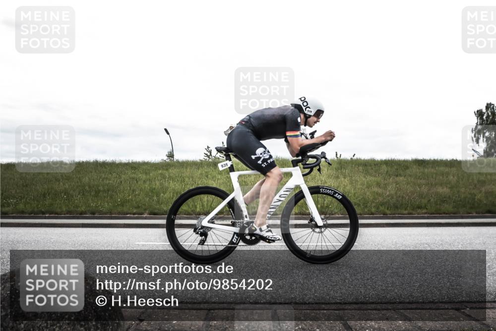 21.06.2026 - 29. Vierlanden-Triathlon H.Heesch http://msf.ph/oto/9854202 21.06.2026 12:08:46 Radfahren 939, 980 meine-sportfotos.de