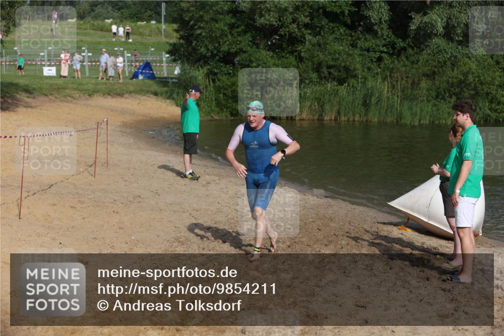 21.06.2026 - 29. Vierlanden-Triathlon Andreas Tolksdorf http://msf.ph/oto/9854211 21.06.2026 08:46:44 Schwimmen 135, 220 meine-sportfotos.de
