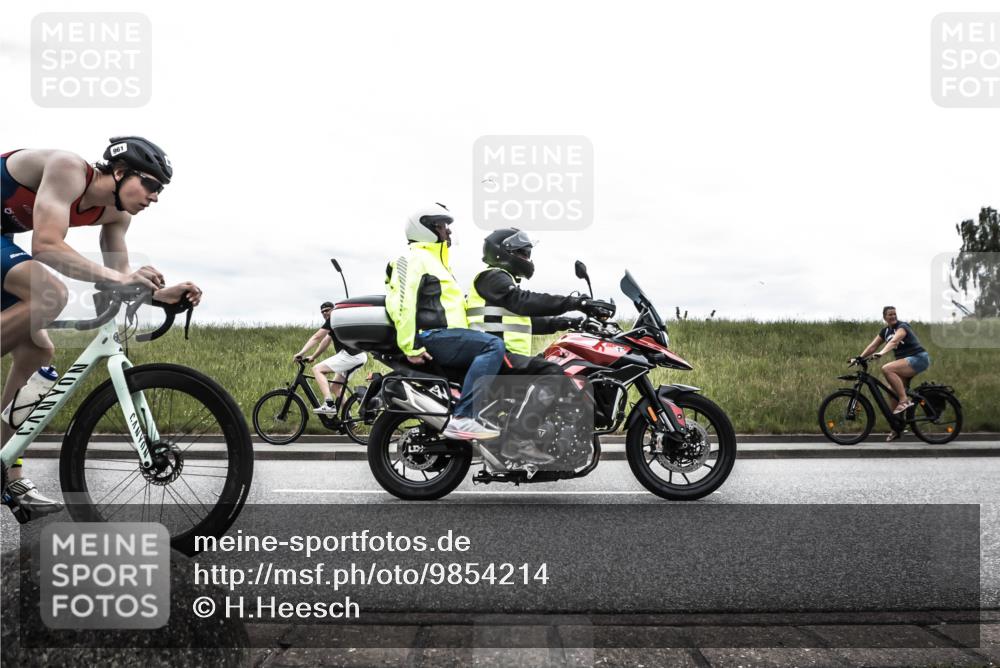 21.06.2026 - 29. Vierlanden-Triathlon H.Heesch http://msf.ph/oto/9854214 21.06.2026 12:09:29 Radfahren 872, 961 meine-sportfotos.de