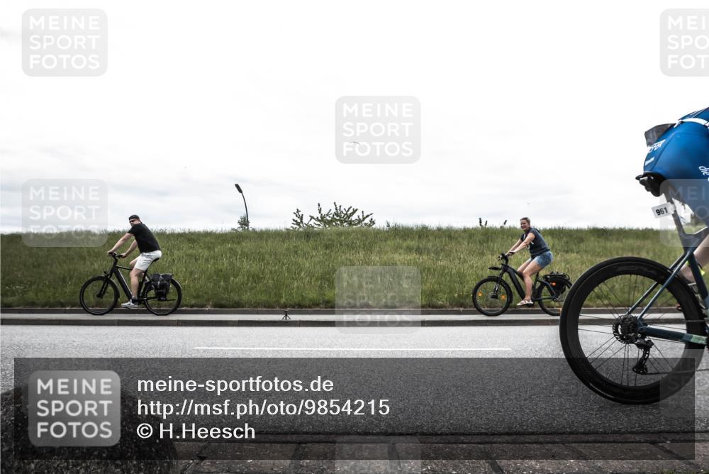 21.06.2026 - 29. Vierlanden-Triathlon H.Heesch http://msf.ph/oto/9854215 21.06.2026 12:09:29 Radfahren 872, 961 meine-sportfotos.de