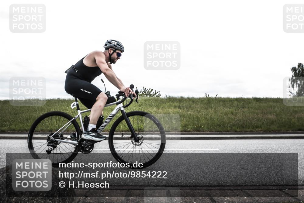 21.06.2026 - 29. Vierlanden-Triathlon H.Heesch http://msf.ph/oto/9854222 21.06.2026 12:10:03 Radfahren 692, 699, 745, 788 meine-sportfotos.de