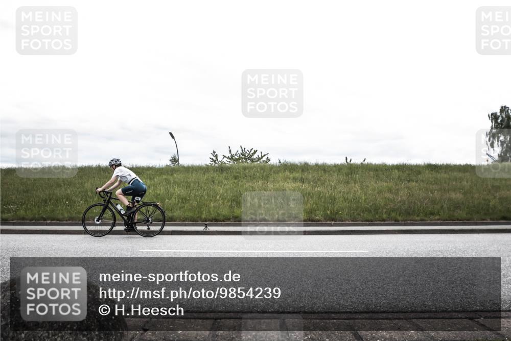21.06.2026 - 29. Vierlanden-Triathlon H.Heesch http://msf.ph/oto/9854239 21.06.2026 12:10:44 Radfahren 237, 787 meine-sportfotos.de