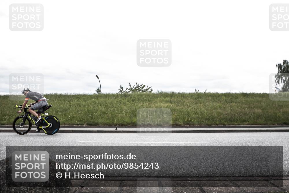 21.06.2026 - 29. Vierlanden-Triathlon H.Heesch http://msf.ph/oto/9854243 21.06.2026 12:10:56 Radfahren 237, 787, 814, 841, 853, 968 meine-sportfotos.de