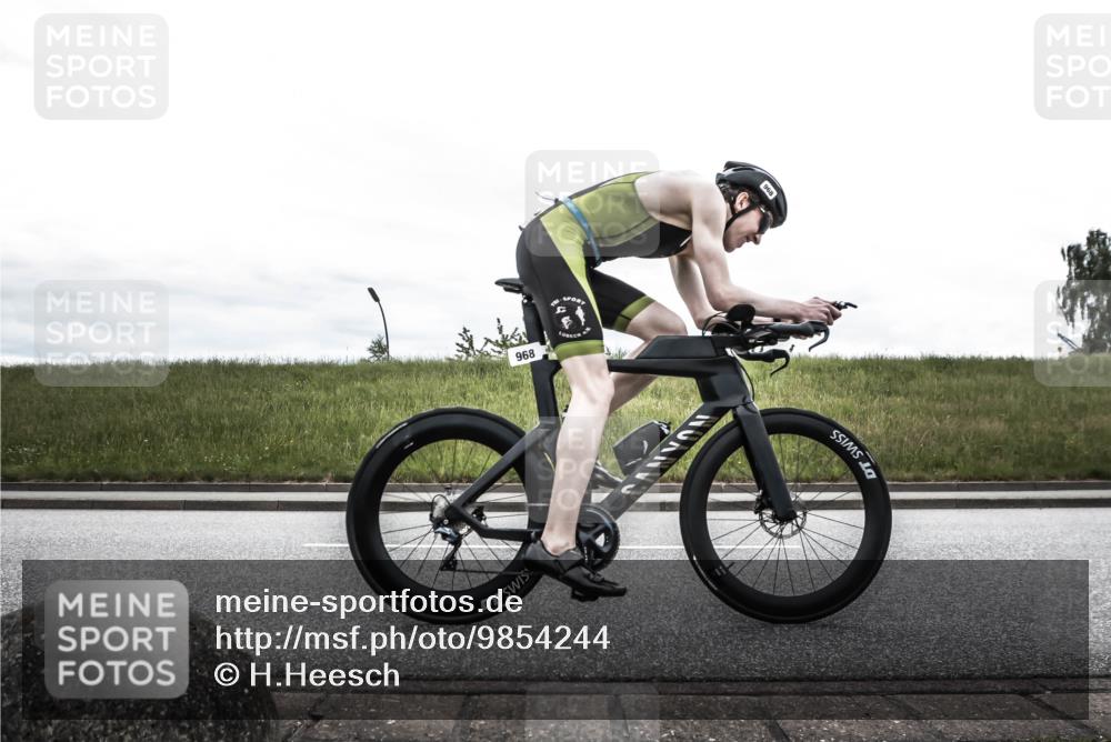 21.06.2026 - 29. Vierlanden-Triathlon H.Heesch http://msf.ph/oto/9854244 21.06.2026 12:11:00 Radfahren 841, 853, 968 meine-sportfotos.de