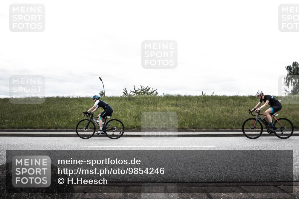 21.06.2026 - 29. Vierlanden-Triathlon H.Heesch http://msf.ph/oto/9854246 21.06.2026 12:11:04 Radfahren 740, 841, 853, 968 meine-sportfotos.de