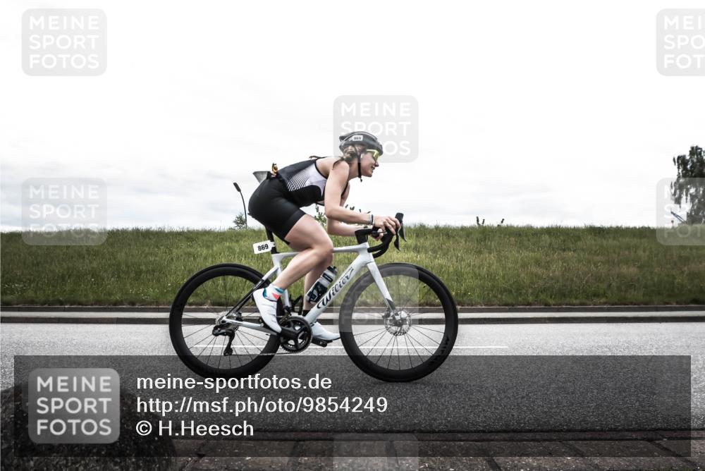 21.06.2026 - 29. Vierlanden-Triathlon H.Heesch http://msf.ph/oto/9854249 21.06.2026 12:11:24 Radfahren 689, 869 meine-sportfotos.de