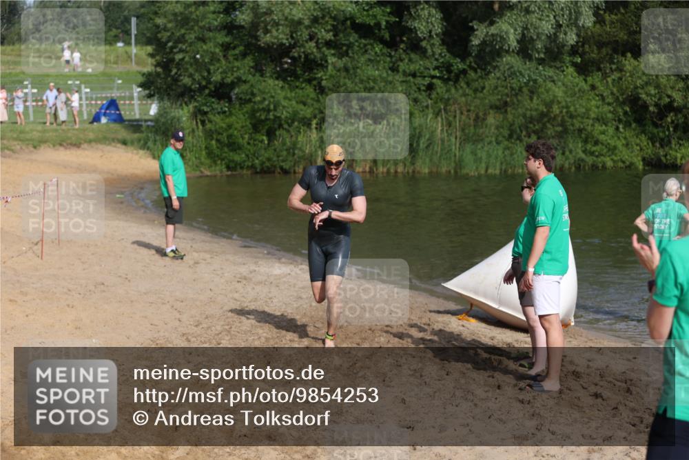 21.06.2026 - 29. Vierlanden-Triathlon Andreas Tolksdorf http://msf.ph/oto/9854253 21.06.2026 08:46:52 Schwimmen 135, 220 meine-sportfotos.de