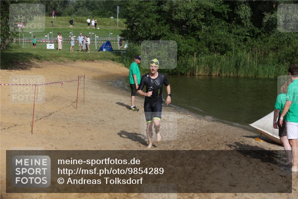 21.06.2026 - 29. Vierlanden-Triathlon Andreas Tolksdorf http://msf.ph/oto/9854289 21.06.2026 08:47:08 Schwimmen 40 meine-sportfotos.de