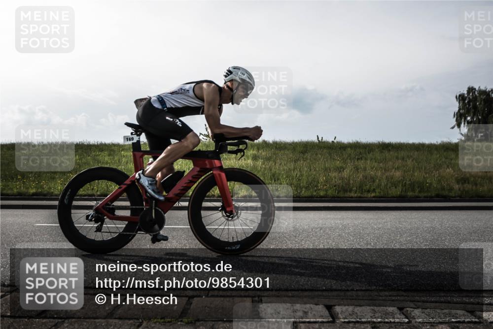 21.06.2026 - 29. Vierlanden-Triathlon H.Heesch http://msf.ph/oto/9854301 21.06.2026 08:54:18 Radfahren 44, 169 meine-sportfotos.de