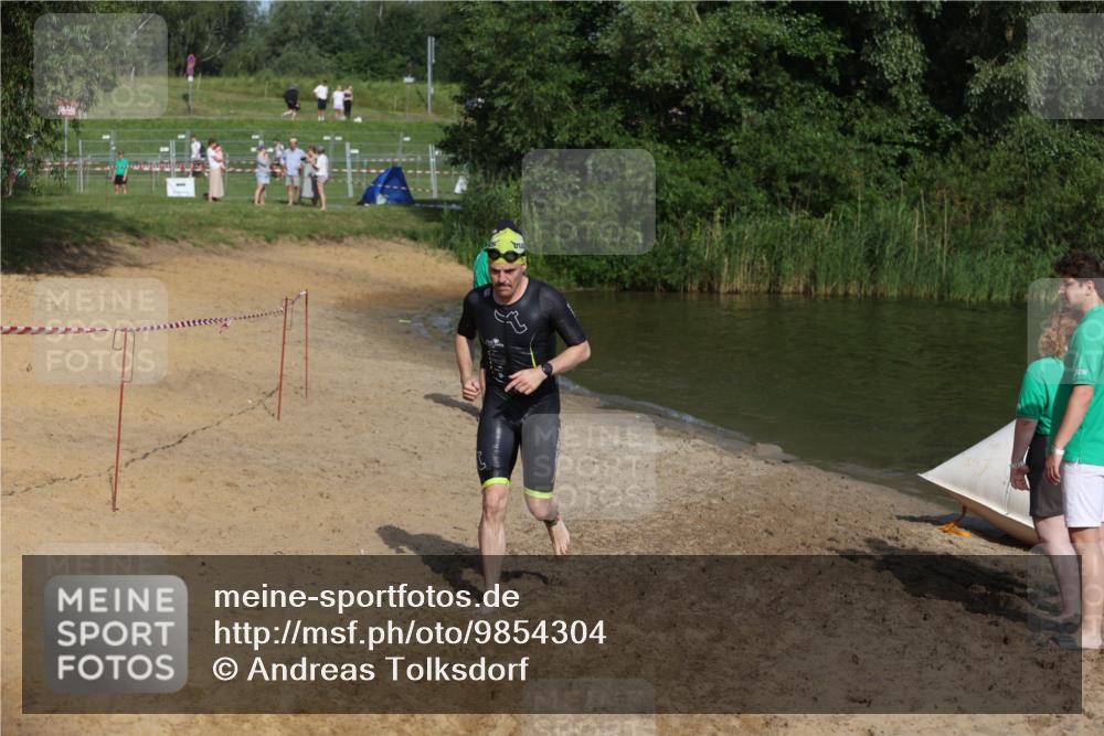 21.06.2026 - 29. Vierlanden-Triathlon Andreas Tolksdorf http://msf.ph/oto/9854304 21.06.2026 08:47:08 Schwimmen 40 meine-sportfotos.de