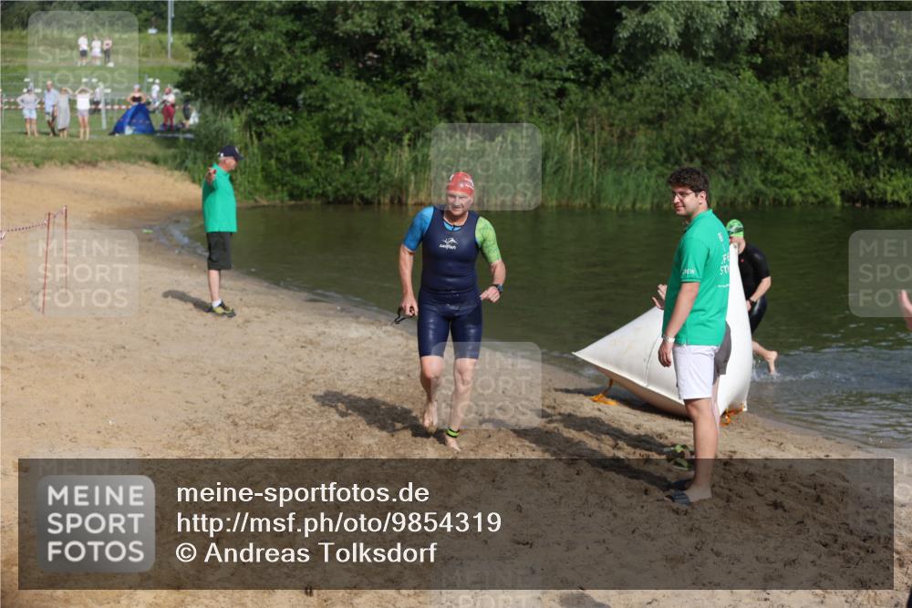 21.06.2026 - 29. Vierlanden-Triathlon Andreas Tolksdorf http://msf.ph/oto/9854319 21.06.2026 08:47:44 Schwimmen 90, 136, 180 meine-sportfotos.de