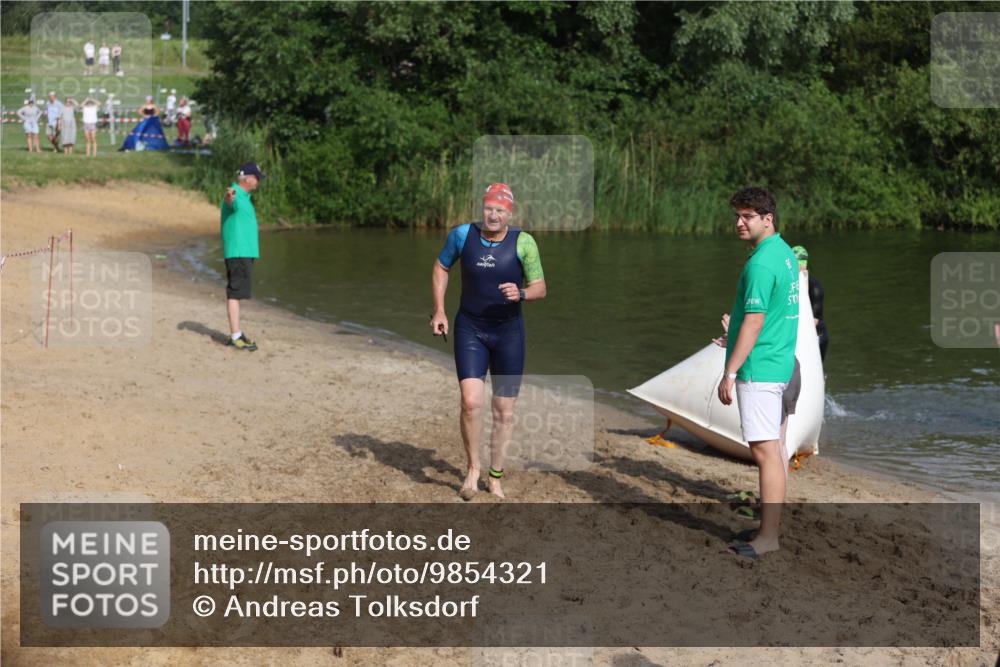21.06.2026 - 29. Vierlanden-Triathlon Andreas Tolksdorf http://msf.ph/oto/9854321 21.06.2026 08:47:44 Schwimmen 90, 136, 180 meine-sportfotos.de