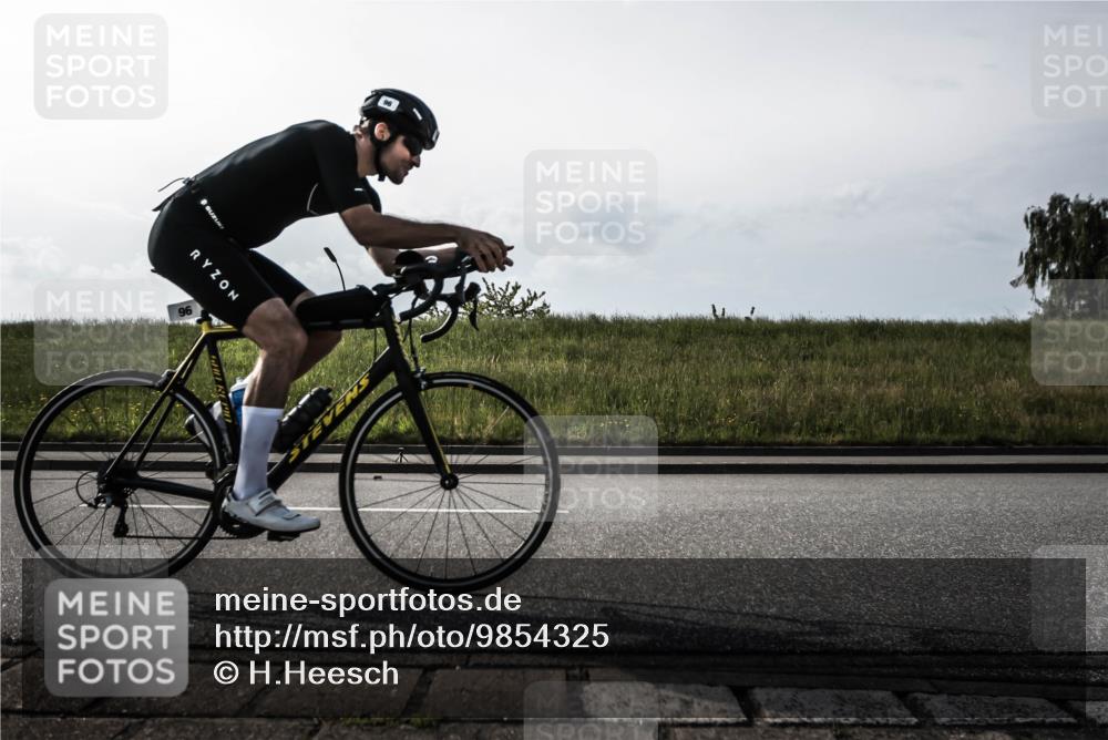 21.06.2026 - 29. Vierlanden-Triathlon H.Heesch http://msf.ph/oto/9854325 21.06.2026 08:56:04 Radfahren 96 meine-sportfotos.de