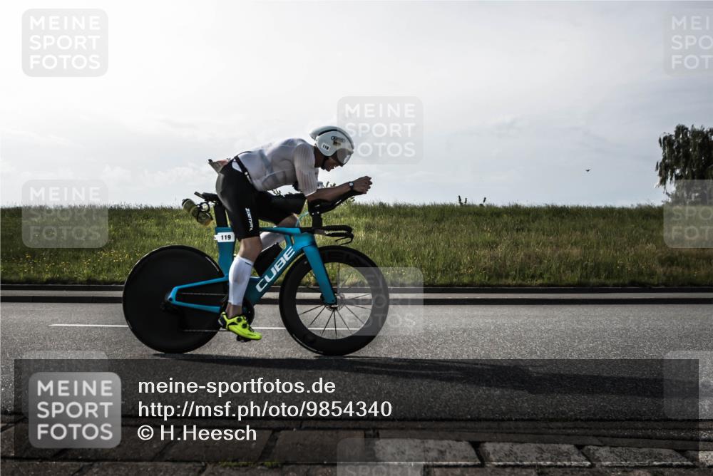 21.06.2026 - 29. Vierlanden-Triathlon H.Heesch http://msf.ph/oto/9854340 21.06.2026 08:57:58 Radfahren 89, 90, 119 meine-sportfotos.de