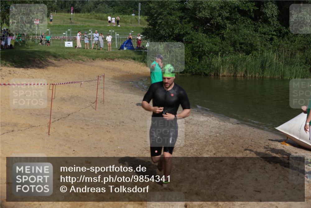 21.06.2026 - 29. Vierlanden-Triathlon Andreas Tolksdorf http://msf.ph/oto/9854341 21.06.2026 08:47:48 Schwimmen 90, 118, 136, 180 meine-sportfotos.de
