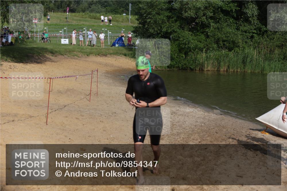 21.06.2026 - 29. Vierlanden-Triathlon Andreas Tolksdorf http://msf.ph/oto/9854347 21.06.2026 08:47:49 Schwimmen 90, 118, 136, 180 meine-sportfotos.de