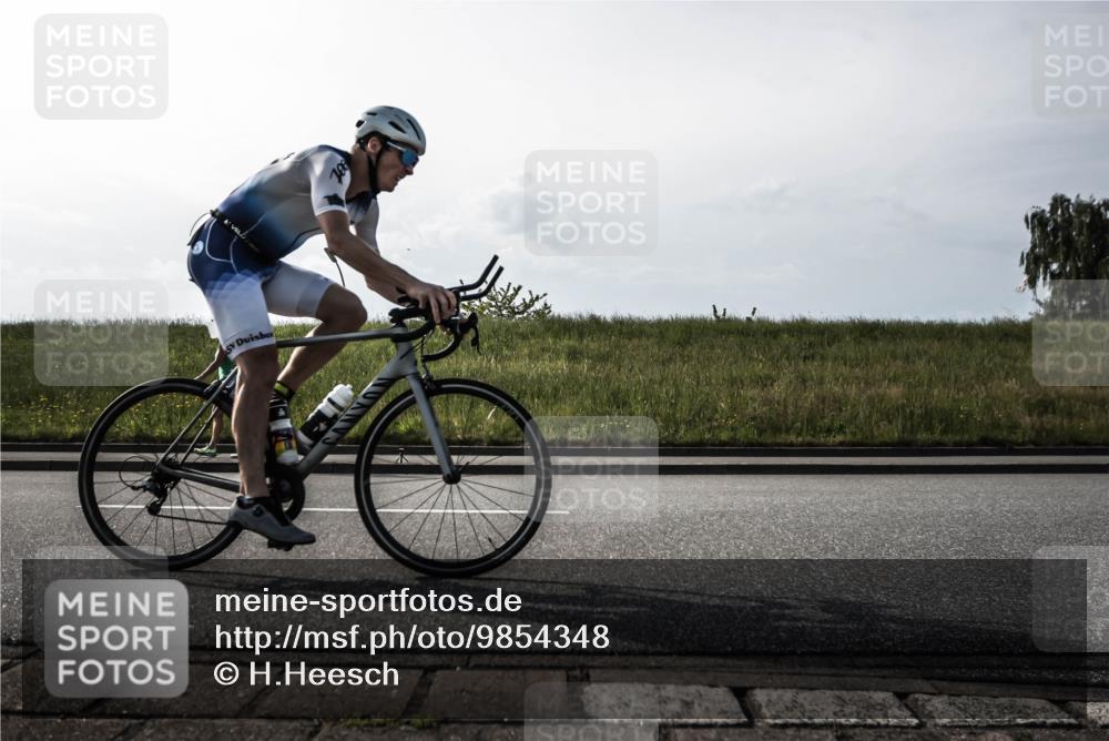 21.06.2026 - 29. Vierlanden-Triathlon H.Heesch http://msf.ph/oto/9854348 21.06.2026 08:58:25 Radfahren 25, 175 meine-sportfotos.de