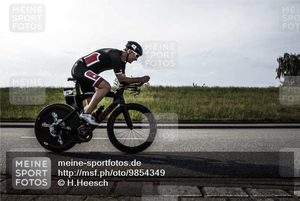 21.06.2026 - 29. Vierlanden-Triathlon H.Heesch http://msf.ph/oto/9854349 21.06.2026 08:58:36 Radfahren 75 meine-sportfotos.de
