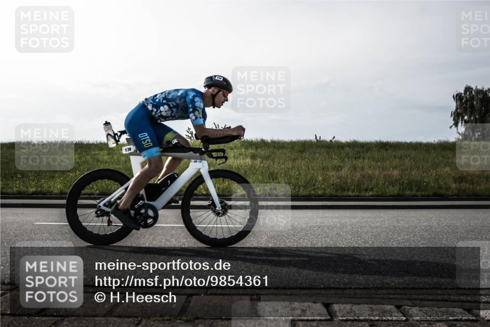 21.06.2026 - 29. Vierlanden-Triathlon H.Heesch http://msf.ph/oto/9854361 21.06.2026 08:59:29 Radfahren 139, 199 meine-sportfotos.de