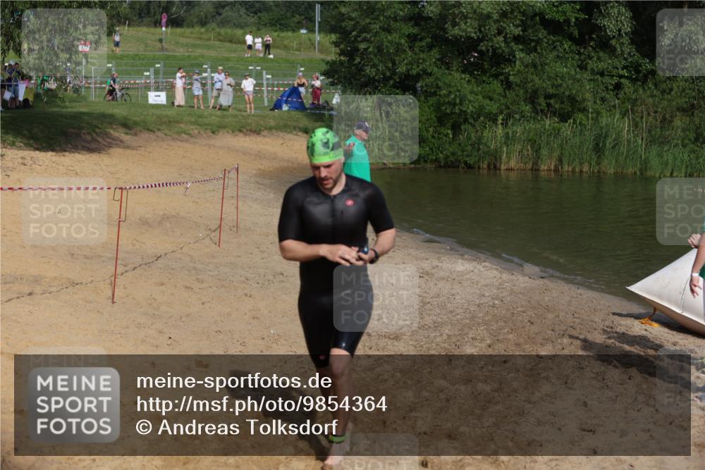21.06.2026 - 29. Vierlanden-Triathlon Andreas Tolksdorf http://msf.ph/oto/9854364 21.06.2026 08:47:49 Schwimmen 90, 118, 136, 180 meine-sportfotos.de