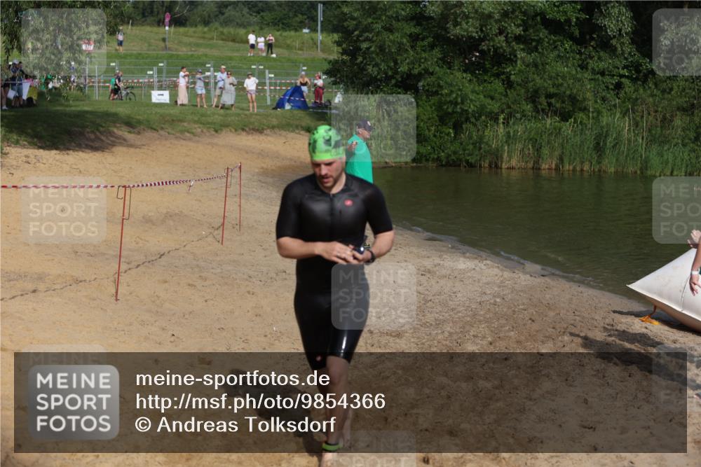21.06.2026 - 29. Vierlanden-Triathlon Andreas Tolksdorf http://msf.ph/oto/9854366 21.06.2026 08:47:49 Schwimmen 90, 118, 136, 180 meine-sportfotos.de