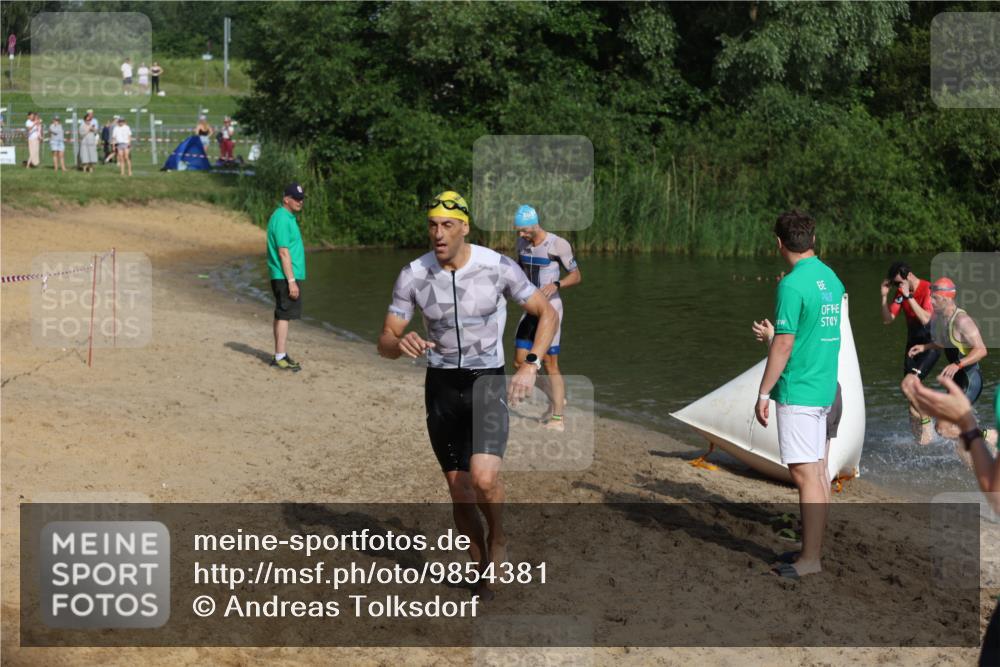 21.06.2026 - 29. Vierlanden-Triathlon Andreas Tolksdorf http://msf.ph/oto/9854381 21.06.2026 08:47:54 Schwimmen 118, 130, 136 meine-sportfotos.de