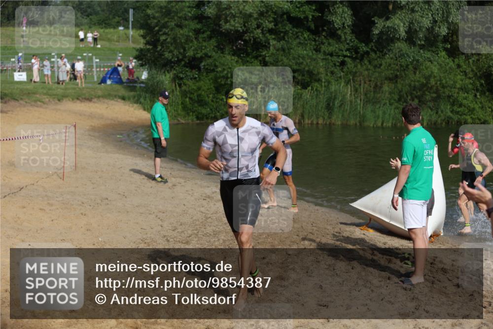 21.06.2026 - 29. Vierlanden-Triathlon Andreas Tolksdorf http://msf.ph/oto/9854387 21.06.2026 08:47:54 Schwimmen 118, 130, 136 meine-sportfotos.de