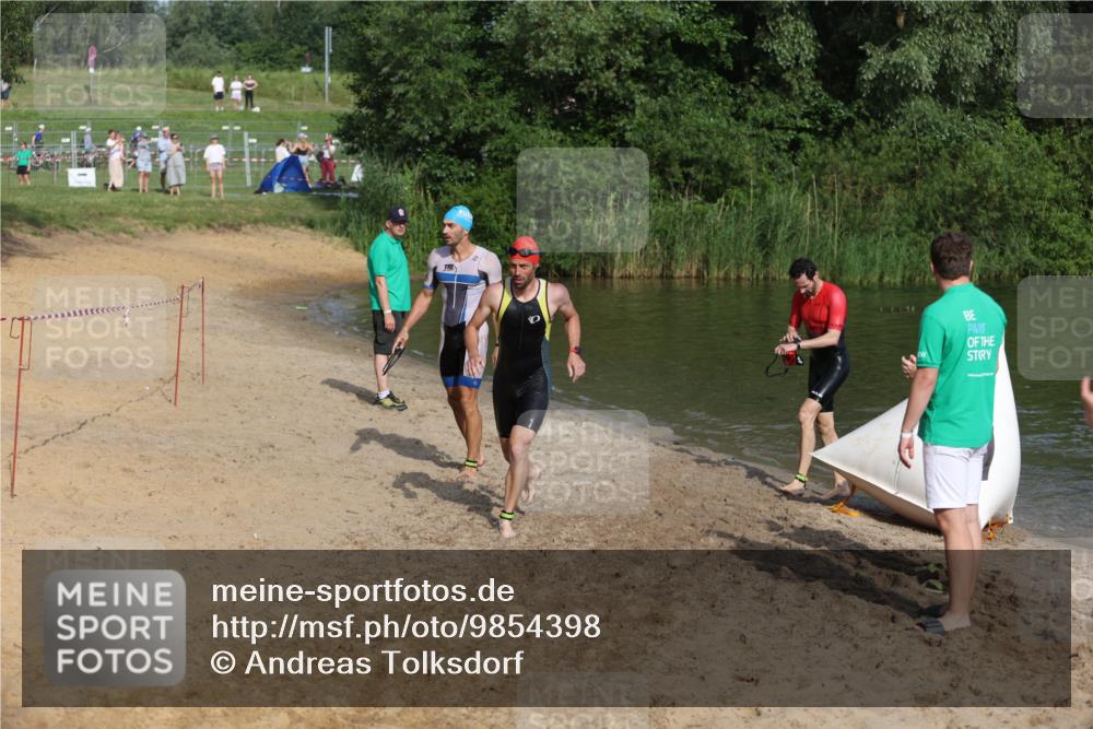 21.06.2026 - 29. Vierlanden-Triathlon Andreas Tolksdorf http://msf.ph/oto/9854398 21.06.2026 08:47:56 Schwimmen 118, 130, 136, 175 meine-sportfotos.de