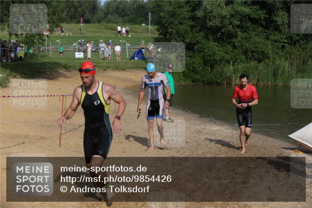 21.06.2026 - 29. Vierlanden-Triathlon Andreas Tolksdorf http://msf.ph/oto/9854426 21.06.2026 08:47:58 Schwimmen 118, 130, 136, 175 meine-sportfotos.de