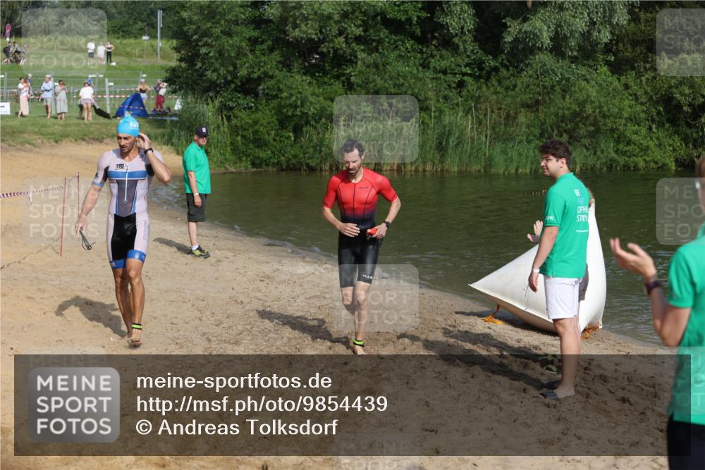 21.06.2026 - 29. Vierlanden-Triathlon Andreas Tolksdorf http://msf.ph/oto/9854439 21.06.2026 08:47:59 Schwimmen 118, 130, 175 meine-sportfotos.de