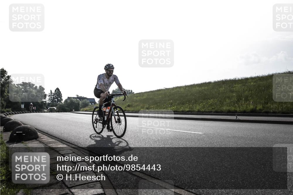 21.06.2026 - 29. Vierlanden-Triathlon H.Heesch http://msf.ph/oto/9854443 21.06.2026 08:54:37 Radfahren 18, 147 meine-sportfotos.de