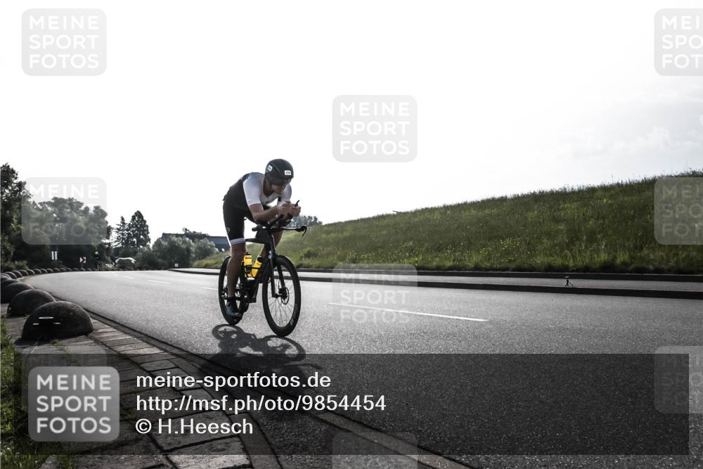 21.06.2026 - 29. Vierlanden-Triathlon H.Heesch http://msf.ph/oto/9854454 21.06.2026 08:55:38 Radfahren 174 meine-sportfotos.de