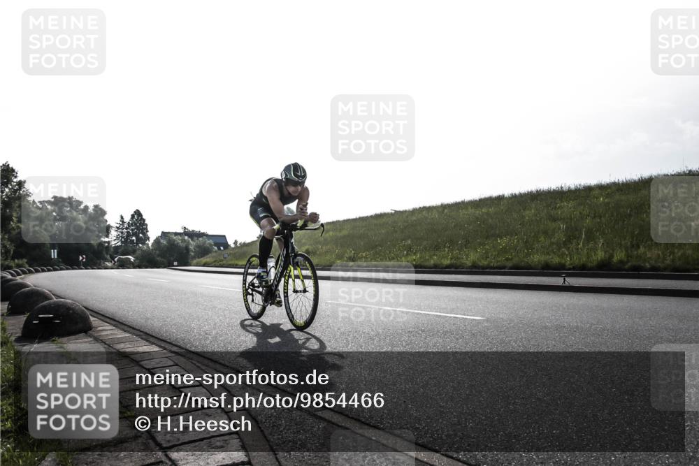 21.06.2026 - 29. Vierlanden-Triathlon H.Heesch http://msf.ph/oto/9854466 21.06.2026 08:56:37 Radfahren 131 meine-sportfotos.de