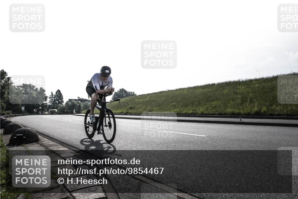 21.06.2026 - 29. Vierlanden-Triathlon H.Heesch http://msf.ph/oto/9854467 21.06.2026 08:56:56 Radfahren 220 meine-sportfotos.de