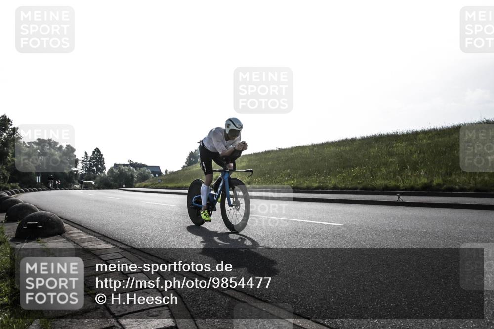 21.06.2026 - 29. Vierlanden-Triathlon H.Heesch http://msf.ph/oto/9854477 21.06.2026 08:57:59 Radfahren 90, 119 meine-sportfotos.de