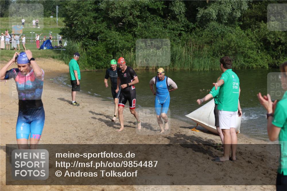 21.06.2026 - 29. Vierlanden-Triathlon Andreas Tolksdorf http://msf.ph/oto/9854487 21.06.2026 08:48:28 Schwimmen 75, 80, 119, 186, 198 meine-sportfotos.de