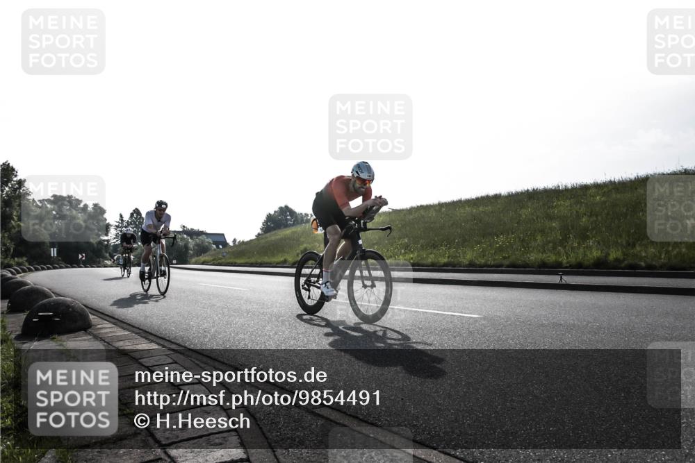 21.06.2026 - 29. Vierlanden-Triathlon H.Heesch http://msf.ph/oto/9854491 21.06.2026 08:59:02 Radfahren 83, 86, 130 meine-sportfotos.de
