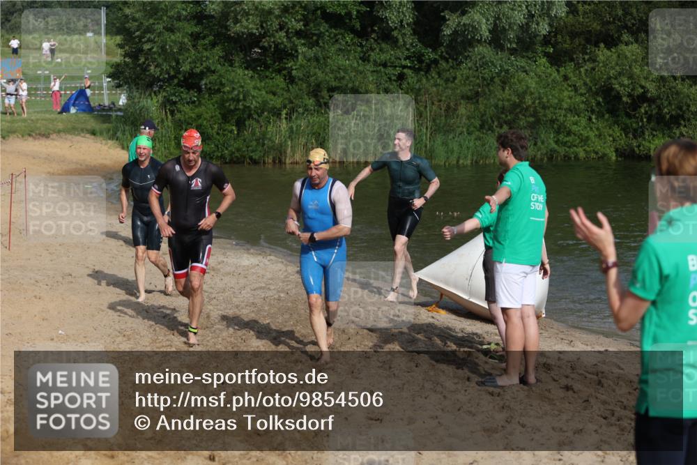 21.06.2026 - 29. Vierlanden-Triathlon Andreas Tolksdorf http://msf.ph/oto/9854506 21.06.2026 08:48:29 Schwimmen 75, 80, 119, 186, 198 meine-sportfotos.de