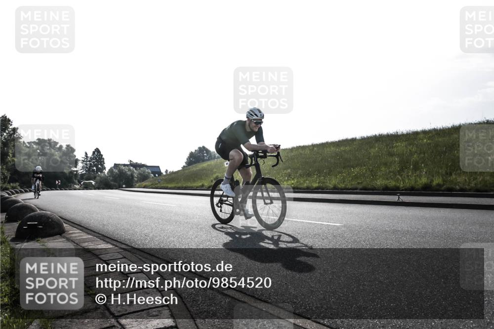 21.06.2026 - 29. Vierlanden-Triathlon H.Heesch http://msf.ph/oto/9854520 21.06.2026 09:01:29 Radfahren 80, 101 meine-sportfotos.de