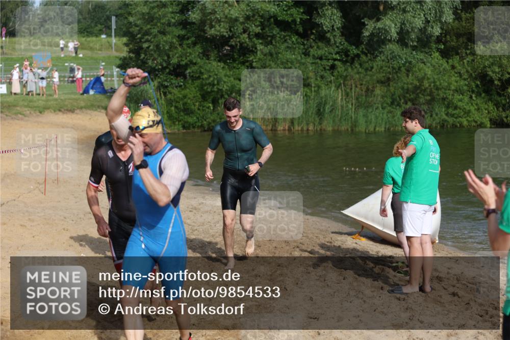 21.06.2026 - 29. Vierlanden-Triathlon Andreas Tolksdorf http://msf.ph/oto/9854533 21.06.2026 08:48:31 Schwimmen 75, 80, 119, 186, 198 meine-sportfotos.de