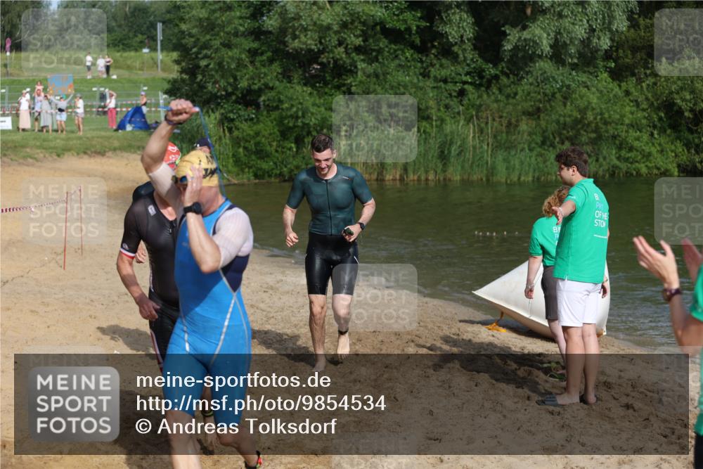 21.06.2026 - 29. Vierlanden-Triathlon Andreas Tolksdorf http://msf.ph/oto/9854534 21.06.2026 08:48:31 Schwimmen 75, 80, 119, 186, 198 meine-sportfotos.de