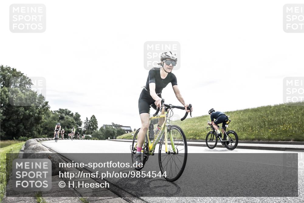 21.06.2026 - 29. Vierlanden-Triathlon H.Heesch http://msf.ph/oto/9854544 21.06.2026 10:28:58 Radfahren 499, 553, 558, 601 meine-sportfotos.de