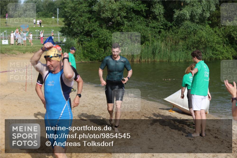21.06.2026 - 29. Vierlanden-Triathlon Andreas Tolksdorf http://msf.ph/oto/9854545 21.06.2026 08:48:31 Schwimmen 75, 80, 119, 186, 198 meine-sportfotos.de