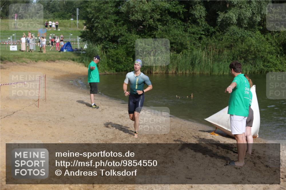 21.06.2026 - 29. Vierlanden-Triathlon Andreas Tolksdorf http://msf.ph/oto/9854550 21.06.2026 08:48:44 Schwimmen 59, 92 meine-sportfotos.de