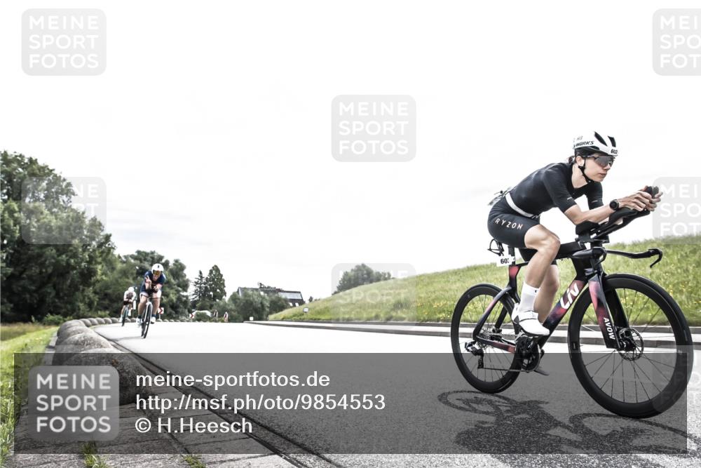 21.06.2026 - 29. Vierlanden-Triathlon H.Heesch http://msf.ph/oto/9854553 21.06.2026 10:29:09 Radfahren 16, 244, 247, 494, 603 meine-sportfotos.de