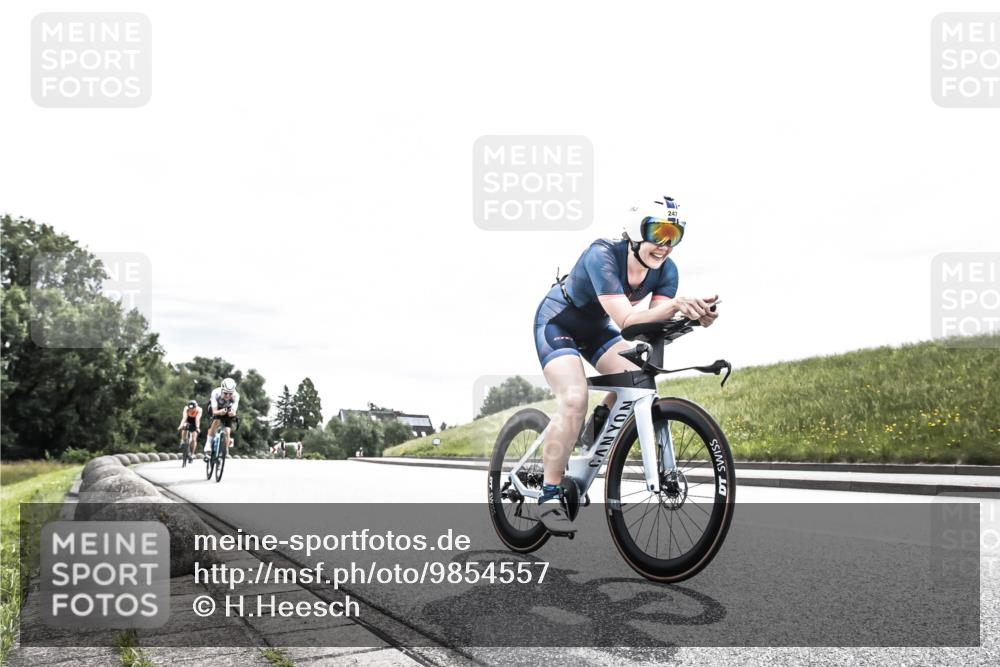 21.06.2026 - 29. Vierlanden-Triathlon H.Heesch http://msf.ph/oto/9854557 21.06.2026 10:29:10 Radfahren 16, 244, 247, 494, 603 meine-sportfotos.de