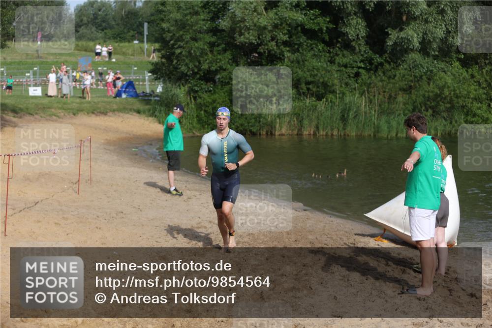 21.06.2026 - 29. Vierlanden-Triathlon Andreas Tolksdorf http://msf.ph/oto/9854564 21.06.2026 08:48:44 Schwimmen 59, 92 meine-sportfotos.de