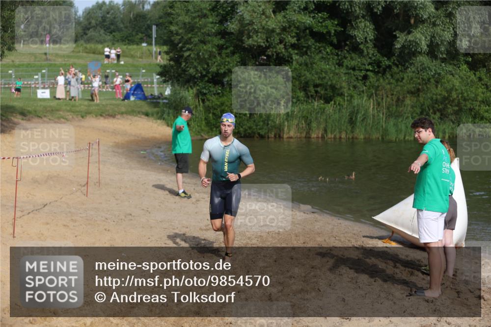 21.06.2026 - 29. Vierlanden-Triathlon Andreas Tolksdorf http://msf.ph/oto/9854570 21.06.2026 08:48:44 Schwimmen 59, 92 meine-sportfotos.de