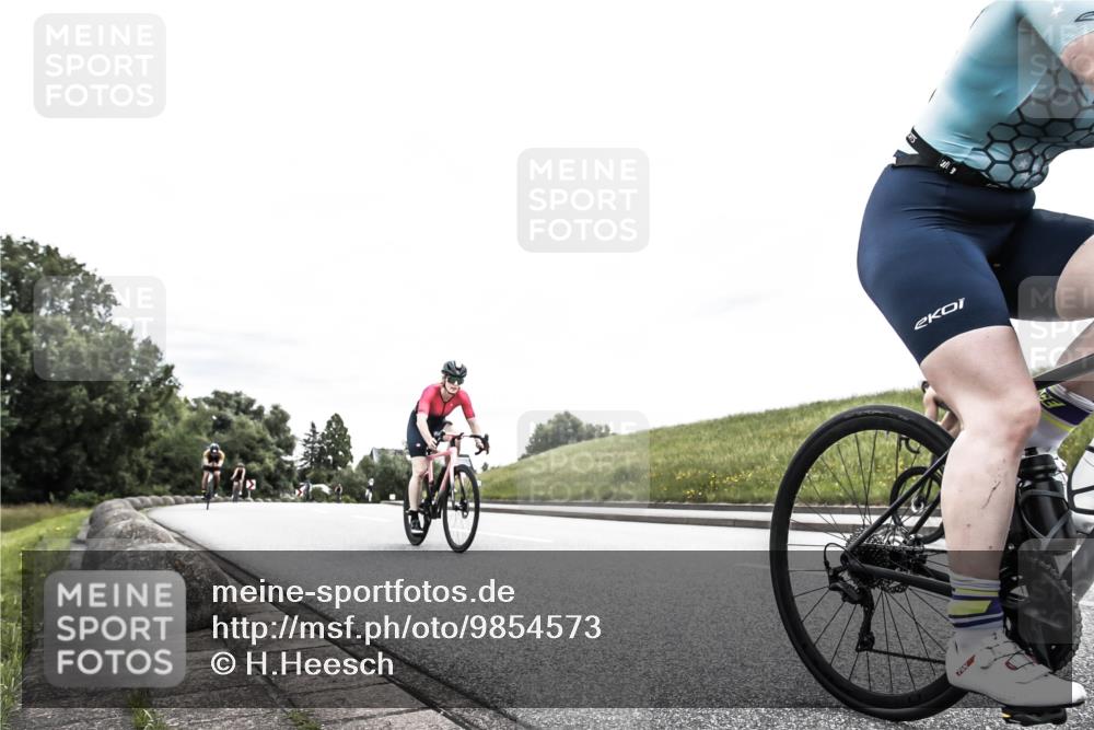 21.06.2026 - 29. Vierlanden-Triathlon H.Heesch http://msf.ph/oto/9854573 21.06.2026 10:29:30 Radfahren 15, 519, 581 meine-sportfotos.de